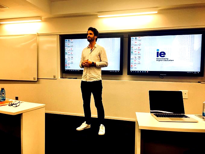 Stewart Masters como profesor invitado en IE Business School